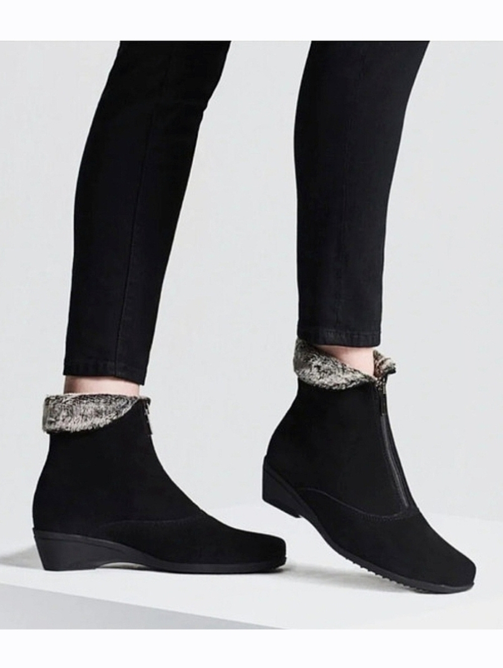 LA CANADIENNE Evitta Boots US 7 Black Waterproof Suede Faux-Fur Lined Booties